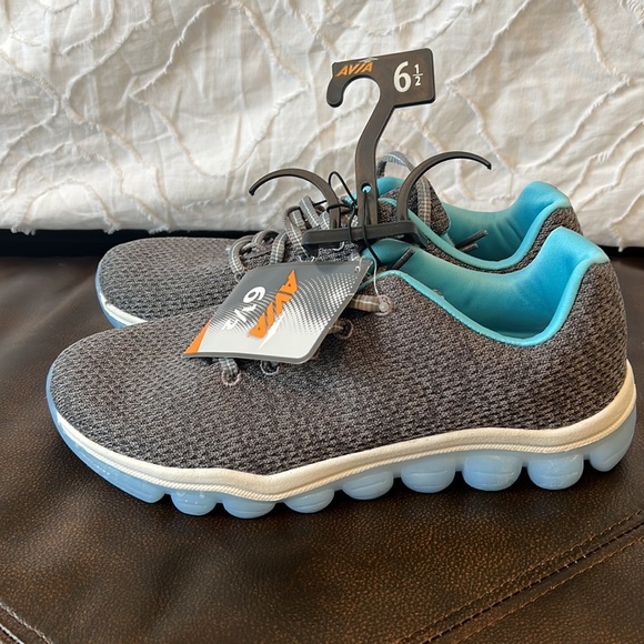 AVIA Sneakers - Picture 3 of 9